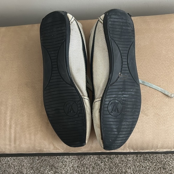 100% Authentic Louis Vuitton Mens Sneakers - Picture 7 of 16